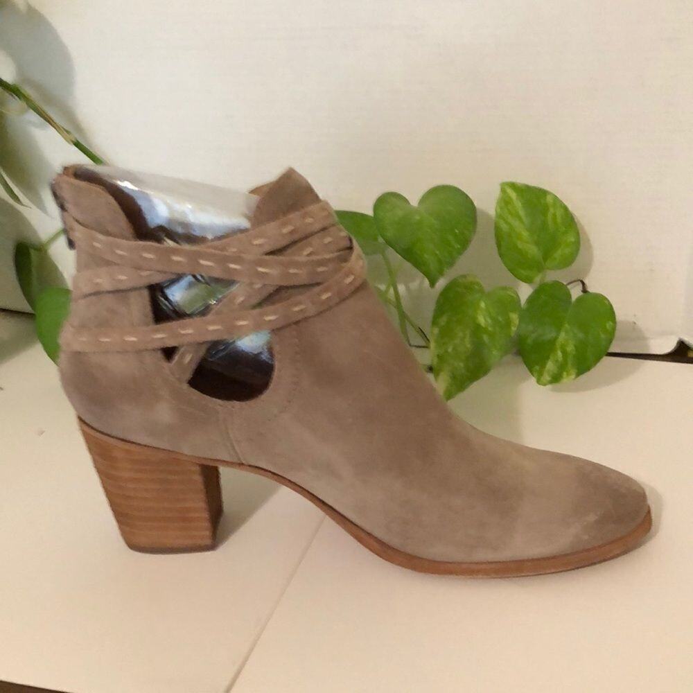 NIB Frye Naomi Pick-stitch Tan Taupe Suede Booties Size 9.5